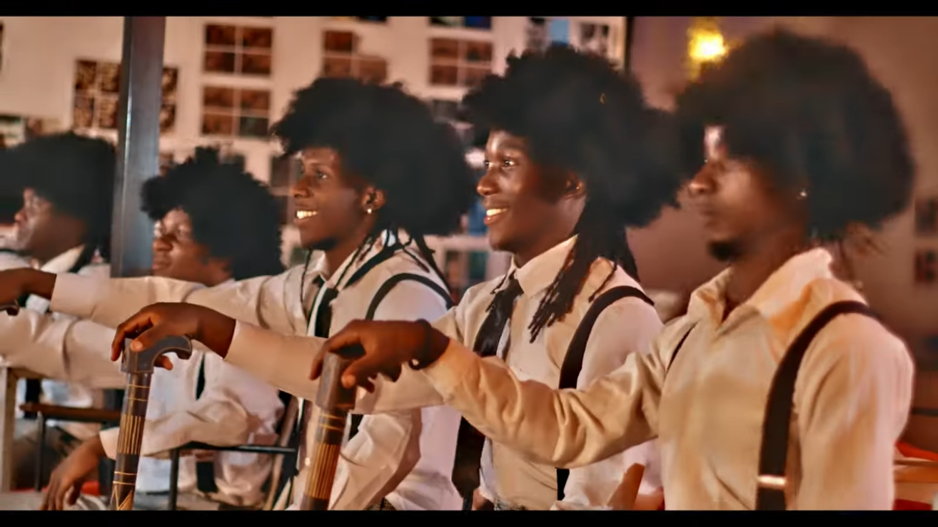 LOVE STORY – Alien skin